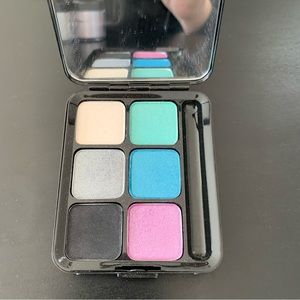 MAC graphic garden eyeshadow palette